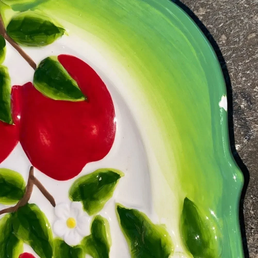 Martha Stewart GUC HTF Rare 2011 Apple Pattern 5780S 7 1/2- Inch Plates Set Of 4